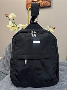 crossbody lululemon bag belt Does anyone know if the everywhere belt bag fits comfortably as a cross  body bag? I have seen some girls wear it but I am quite tall with broader  shoulders and a